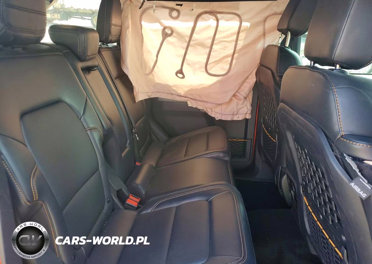 2023 Ford Bronco Base VIN:1FMEE5DP0PLB44180 - 10