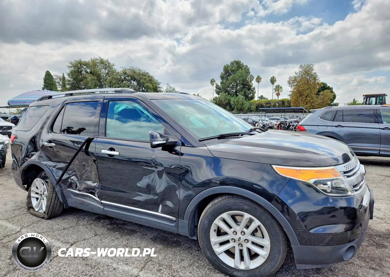 2014 Ford Explorer Xlt VIN:1FM5K7D8XEGA54733 - 4