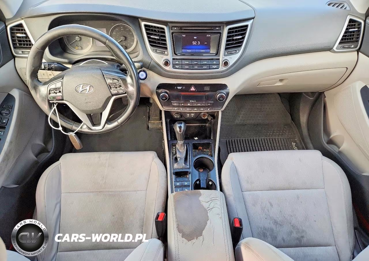 2017 Hyundai Tucson Value VIN:KM8J3CA26HU568962 - 8