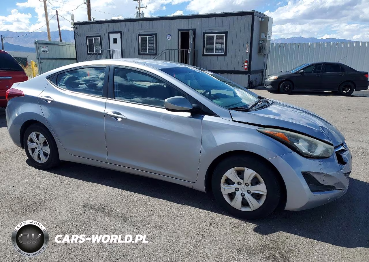 2016 Hyundai Elantra Se VIN:5NPDH4AE4GH711404 - 4