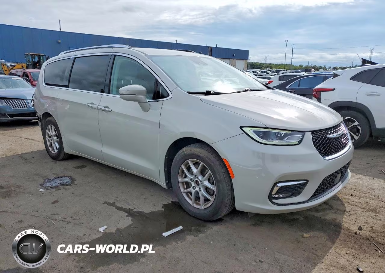2021 Chrysler Pacifica Touring L VIN:2C4RC1BG6MR590876 - 4