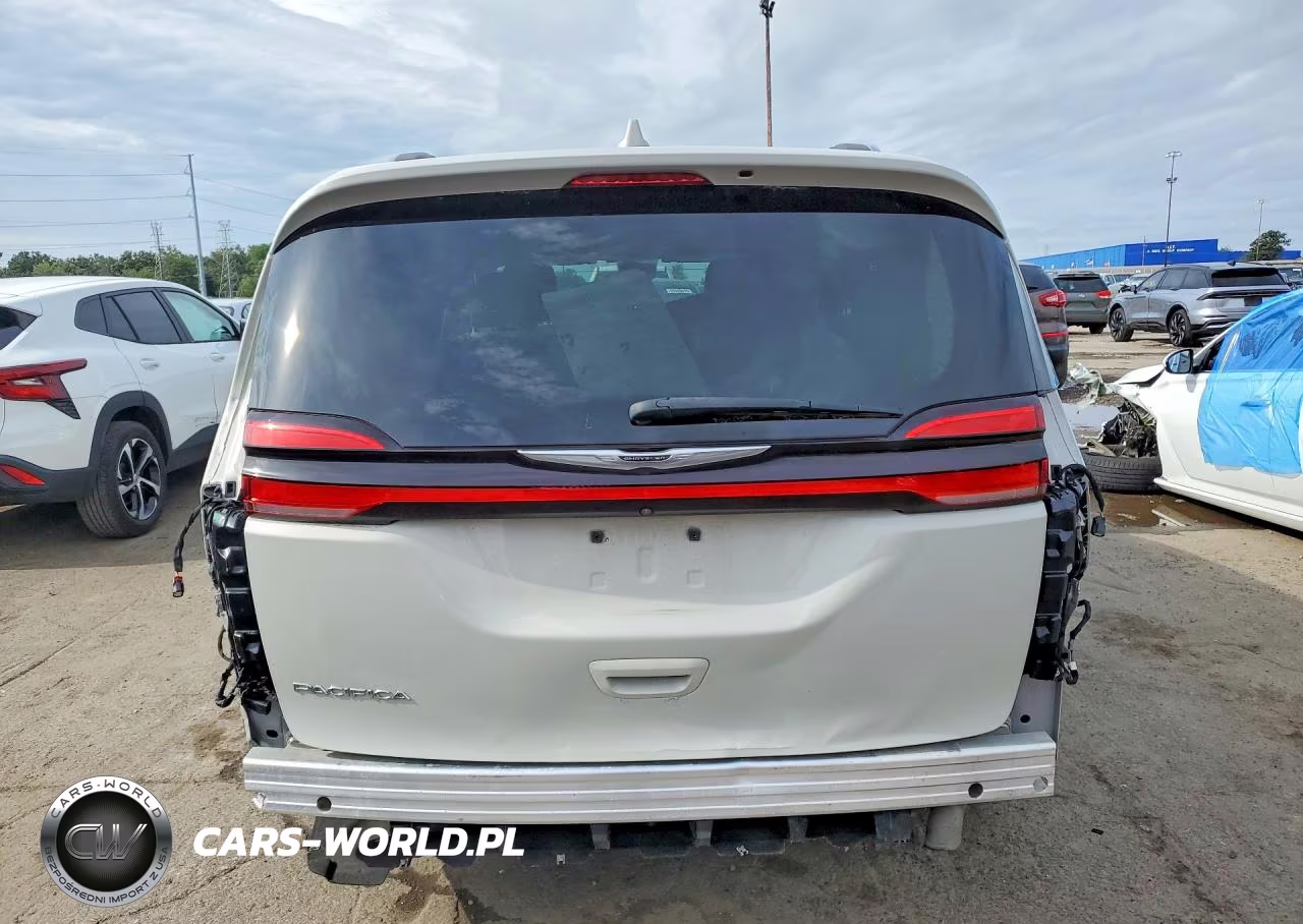 2021 Chrysler Pacifica Touring L VIN:2C4RC1BG6MR590876 - 6