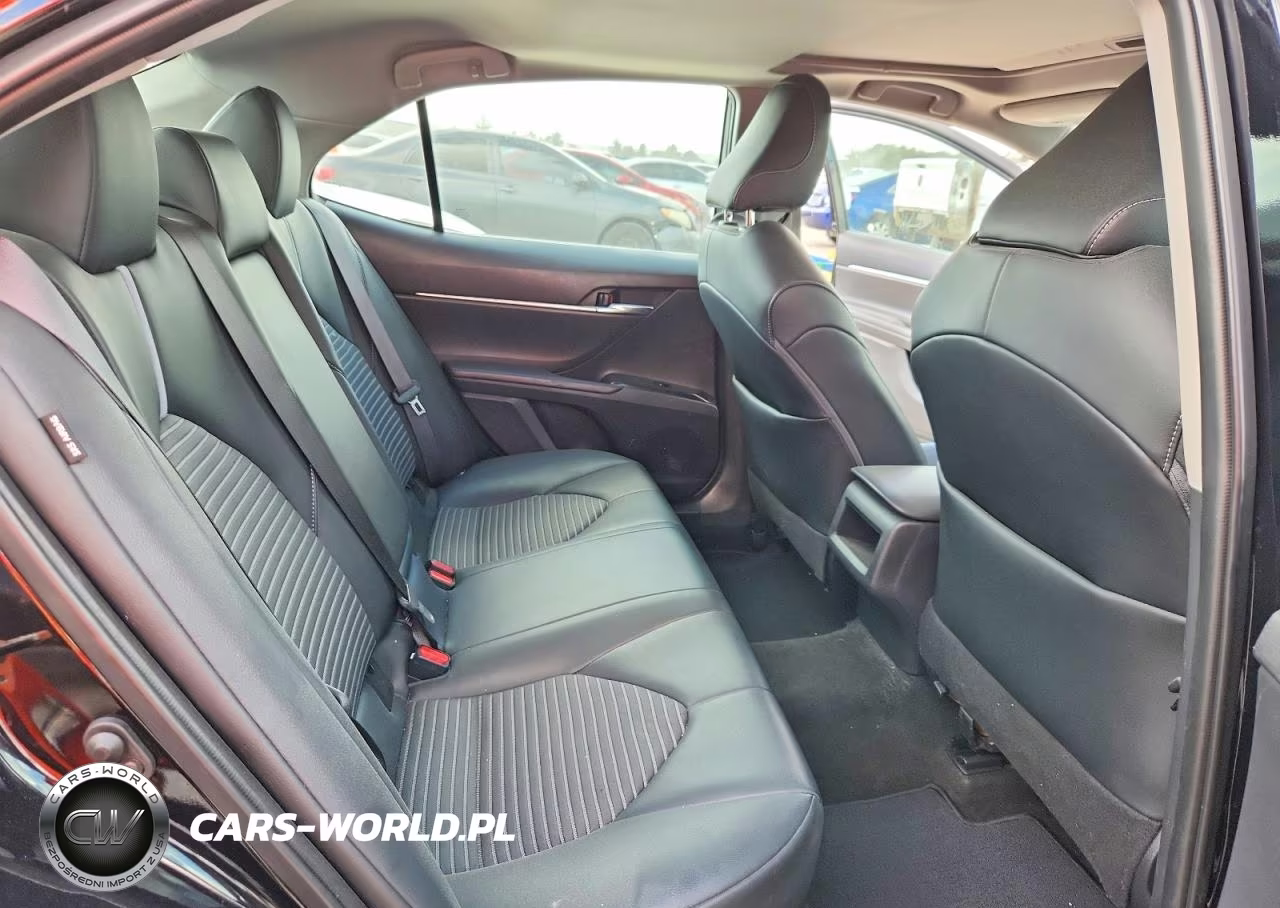 2020 Toyota Camry Se VIN:4T1G11AK5LU300949 - 10