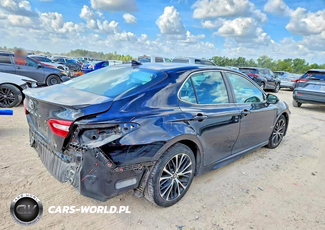2020 Toyota Camry Se VIN:4T1G11AK5LU300949 - 3