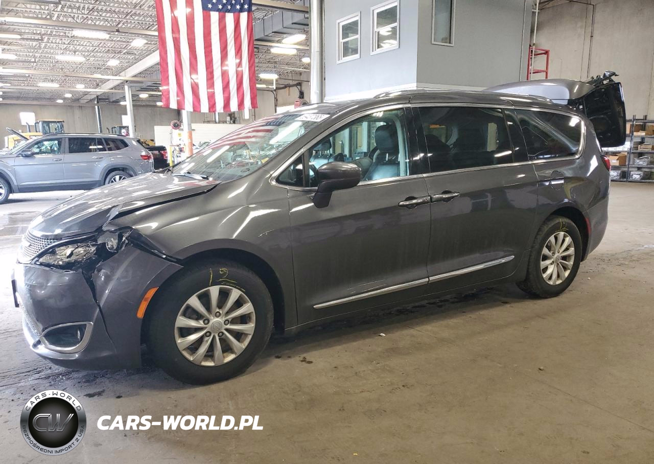 2018 Chrysler Pacifica Touring L