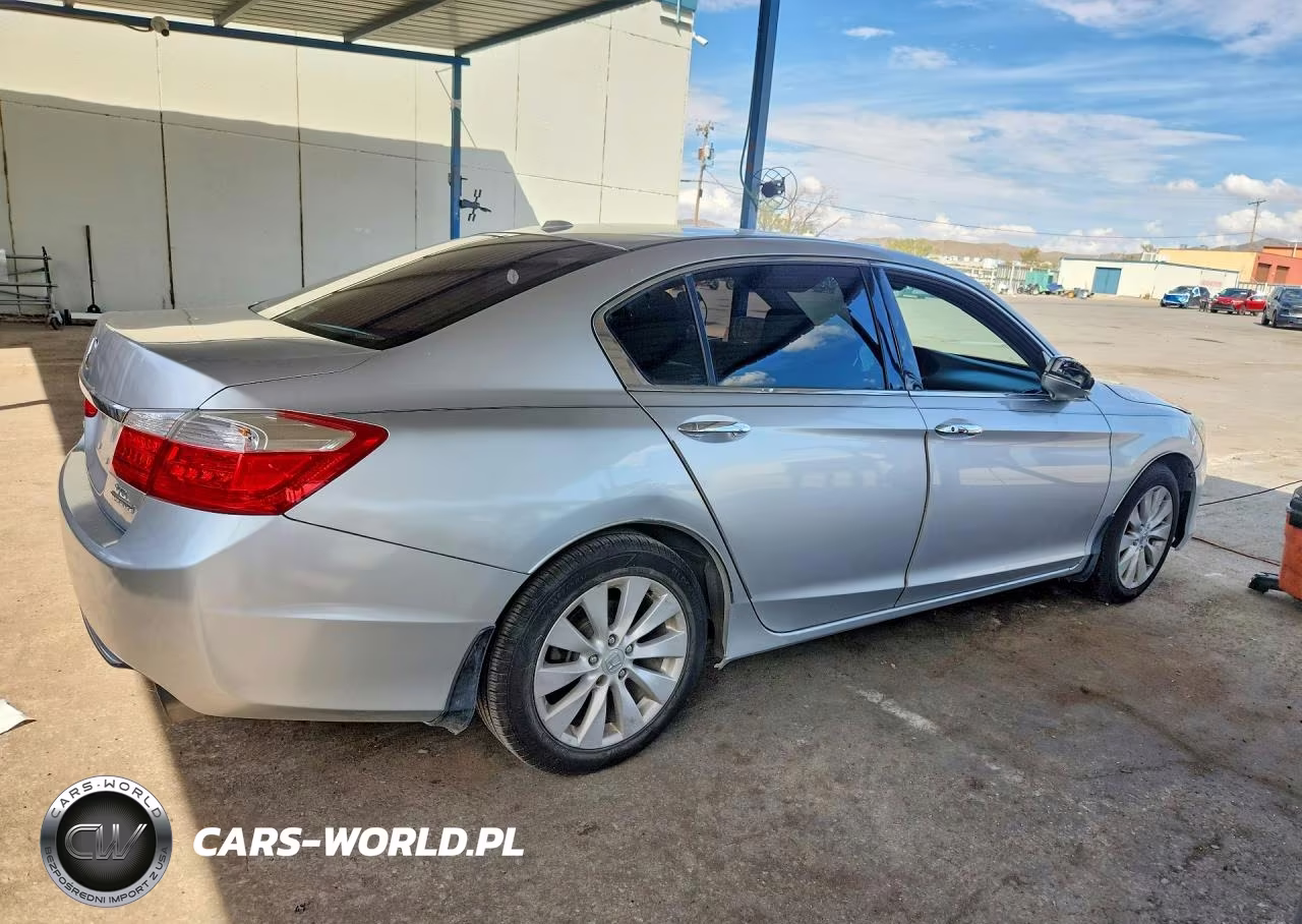 2013 Honda Accord Touring VIN:1HGCR3F92DA023579 - 3
