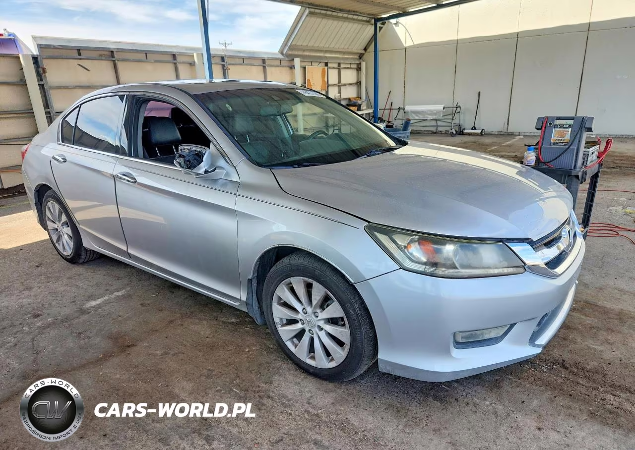 2013 Honda Accord Touring VIN:1HGCR3F92DA023579 - 4