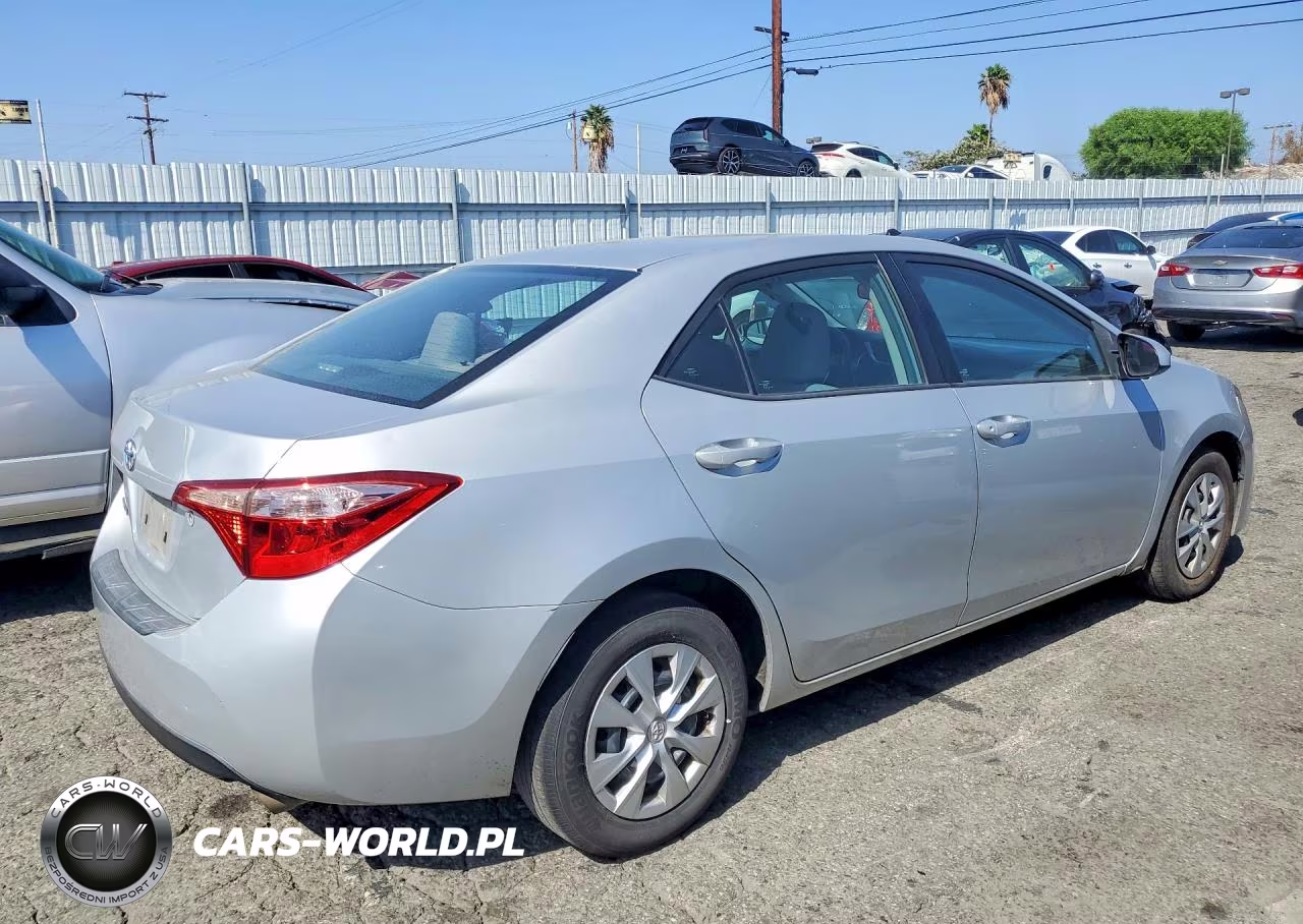 2017 Toyota Corolla L VIN:5YFBURHE9HP611325 - 3