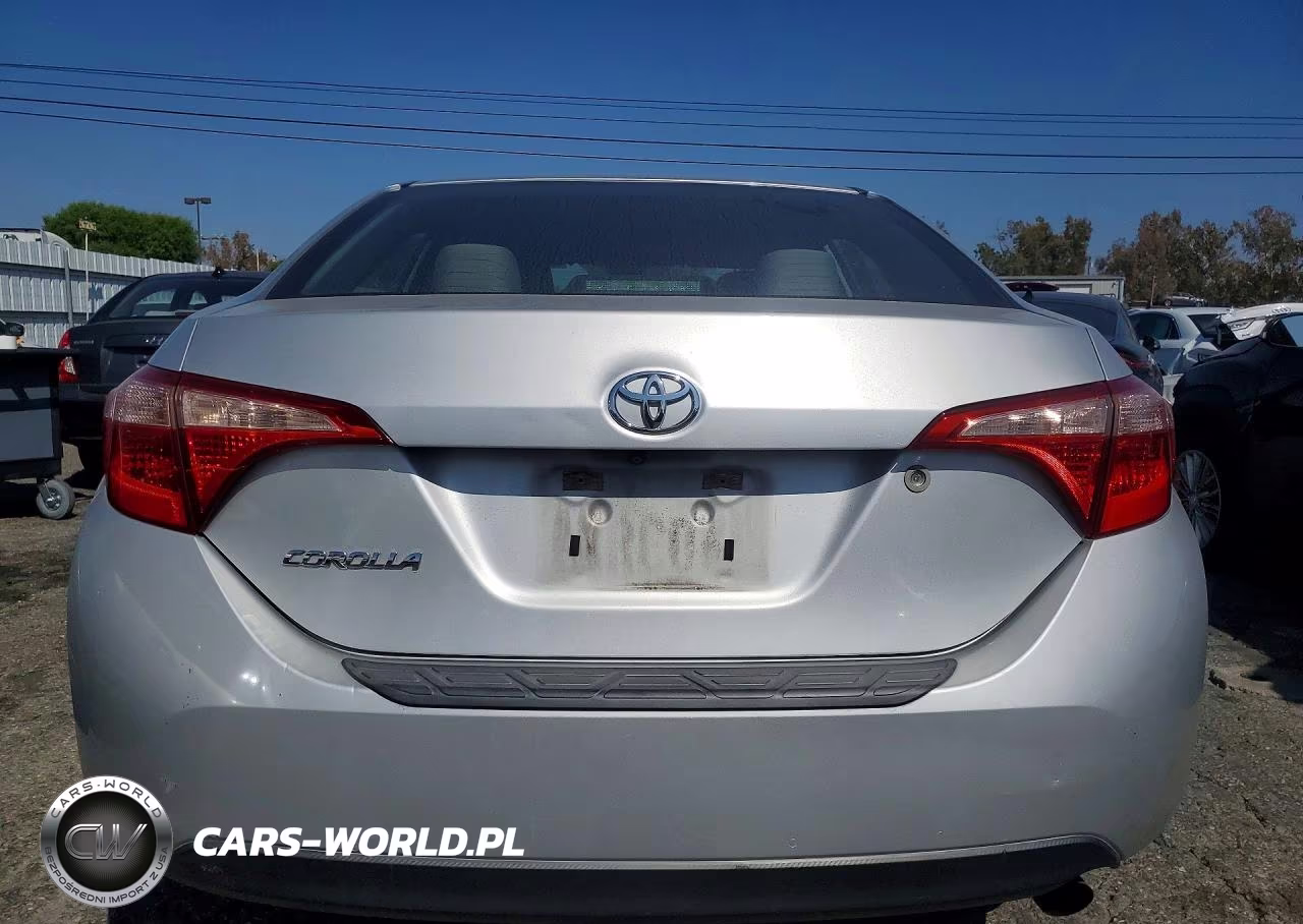 2017 Toyota Corolla L VIN:5YFBURHE9HP611325 - 6