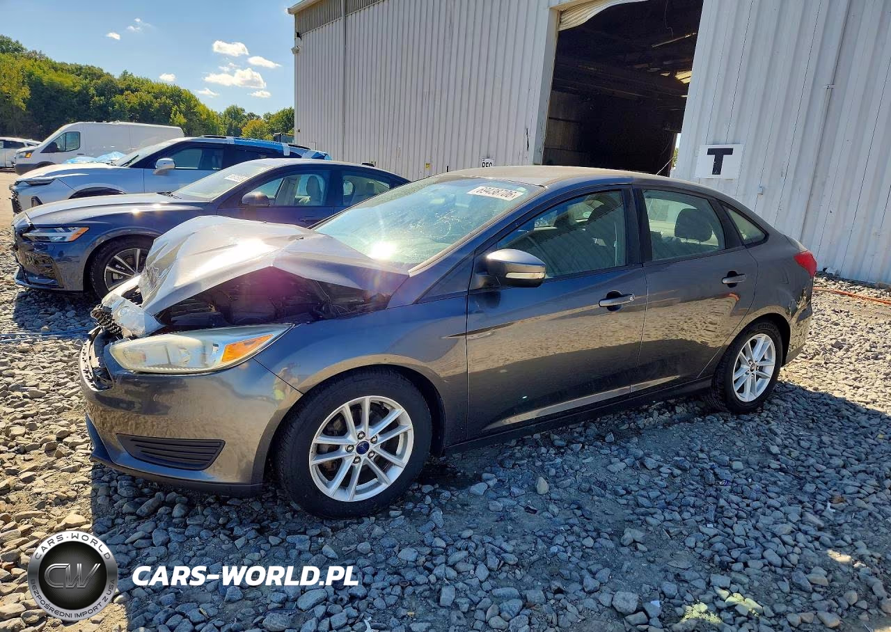 2015 Ford Focus Se VIN:1FADP3F22FL263207 - 1