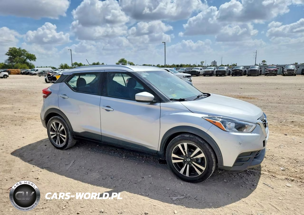 2020 Nissan Kicks Sv VIN:3N1CP5CV6LL516029 - 4