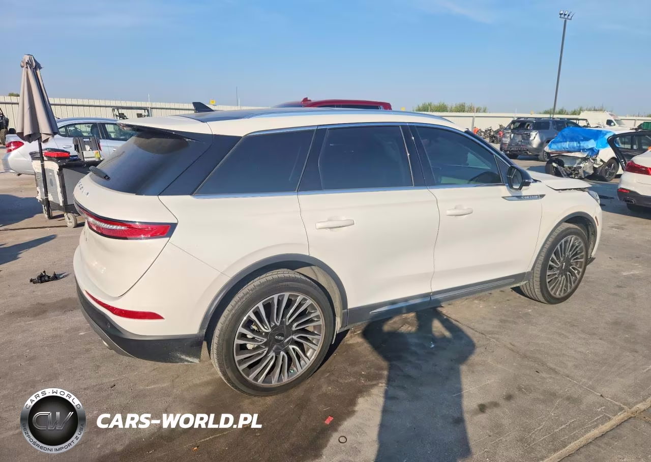 2021 Lincoln Corsair Reserve VIN:5LMCJ2D91MUL23088 - 3