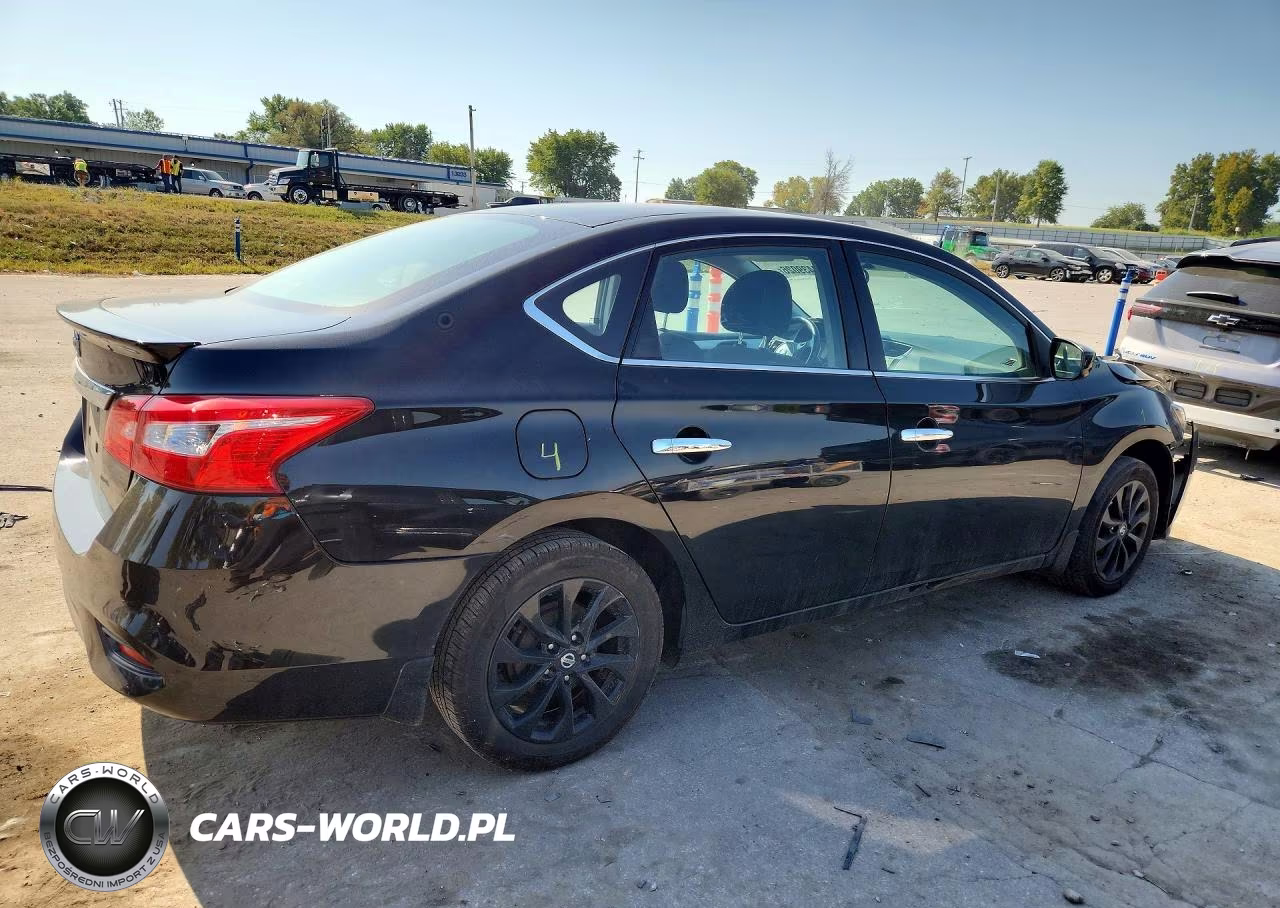 2018 Nissan Sentra S VIN:3N1AB7AP8JY335312 - 3