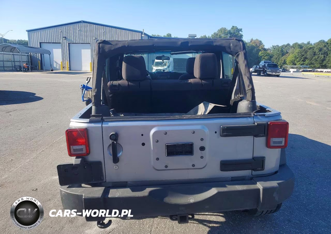 2013 Jeep Wrangler Unlimited Sport VIN:1C4BJWDG2DL667818 - 6