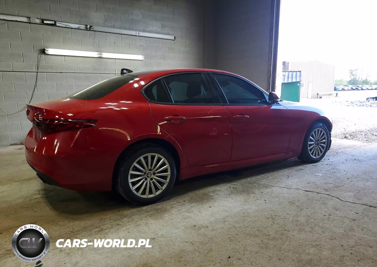 2023 Alfa Romeo Giulia Sprint VIN:ZARFANAN5P7672934 - 3