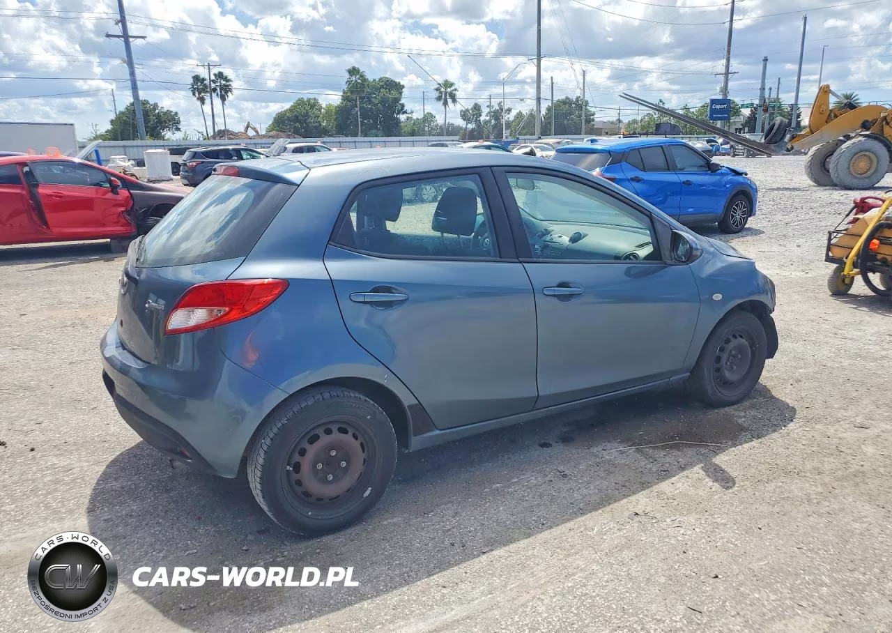 2014 Mazda Mazda2 Sport VIN:JM1DE1KY9E0188410 - 3