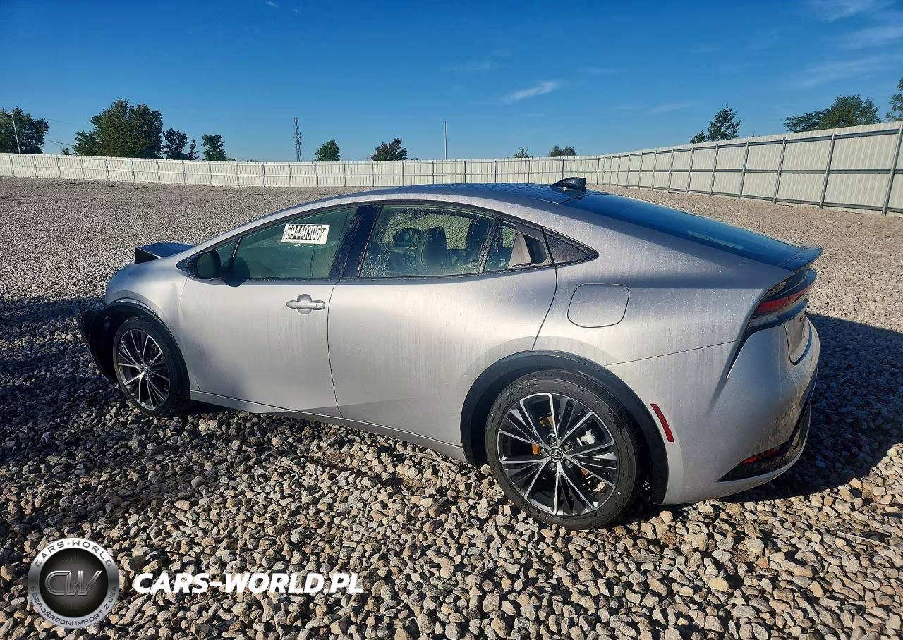 2026 Toyota Prius Xle VIN:JTDACAAU6T3082077 - 2