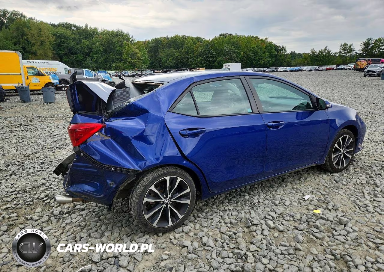 2017 Toyota Corolla Se VIN:2T1BURHE6HC930889 - 3