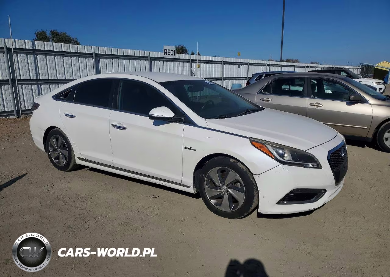 2016 Hyundai Sonata Hybrid Limited VIN:KMHE34L16GA025428 - 4