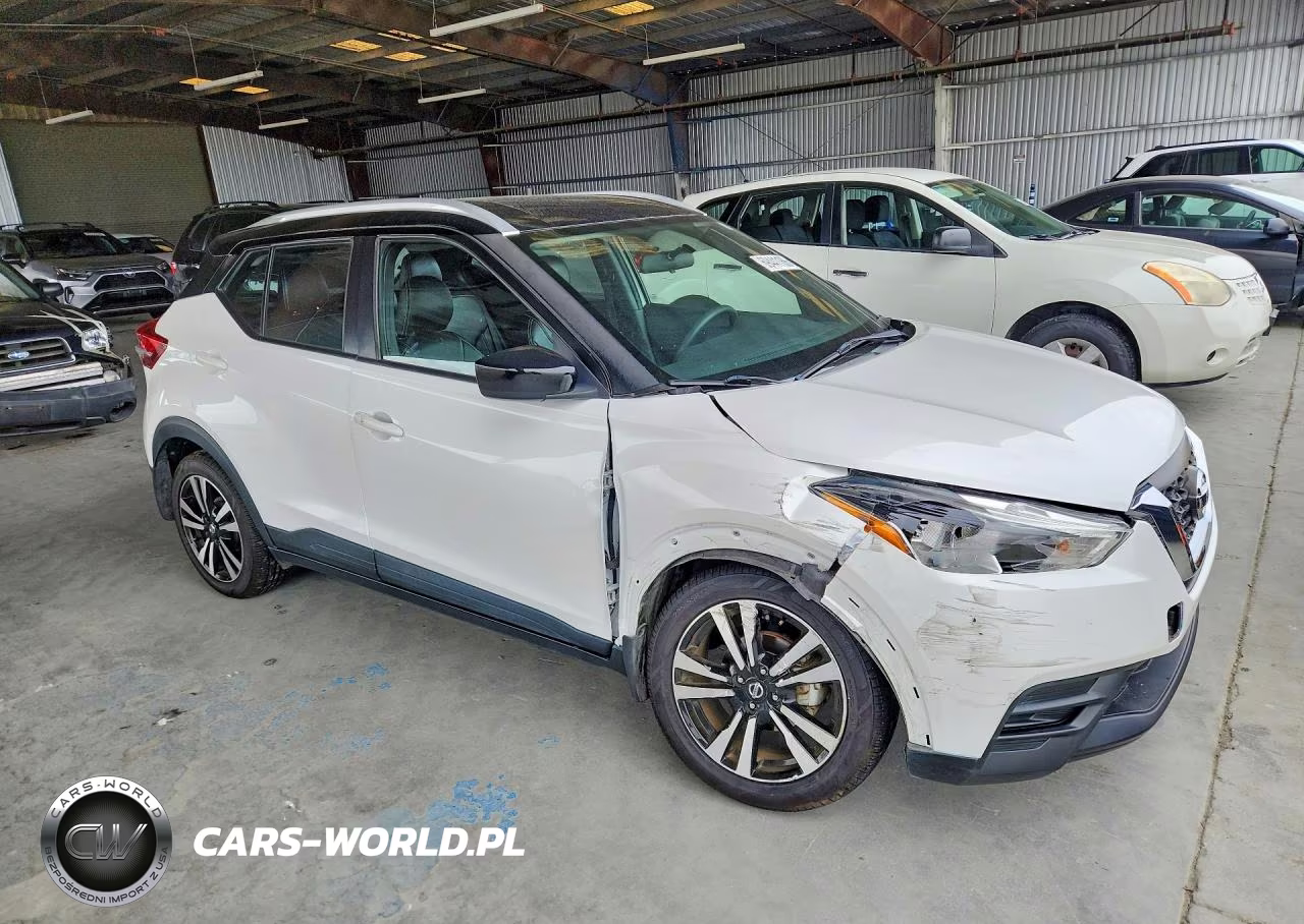 2019 Nissan Kicks Sv VIN:3N1CP5CU7KL499053 - 4