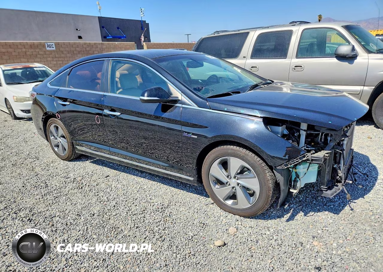2016 Hyundai Sonata Hybrid Limited VIN:KMHE34L12GA025779 - 4