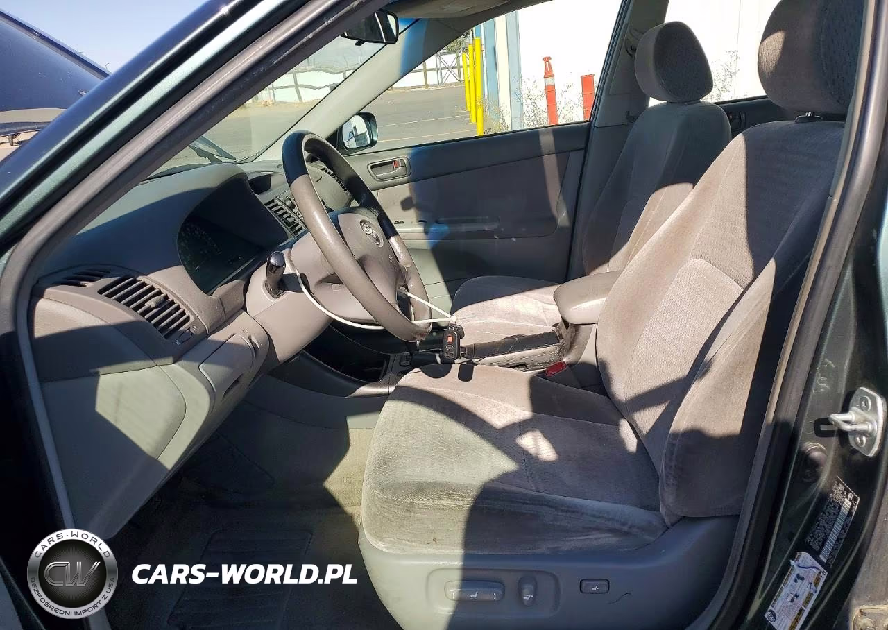 2004 Toyota Camry Le VIN:JTDBE32K940255374 - 7