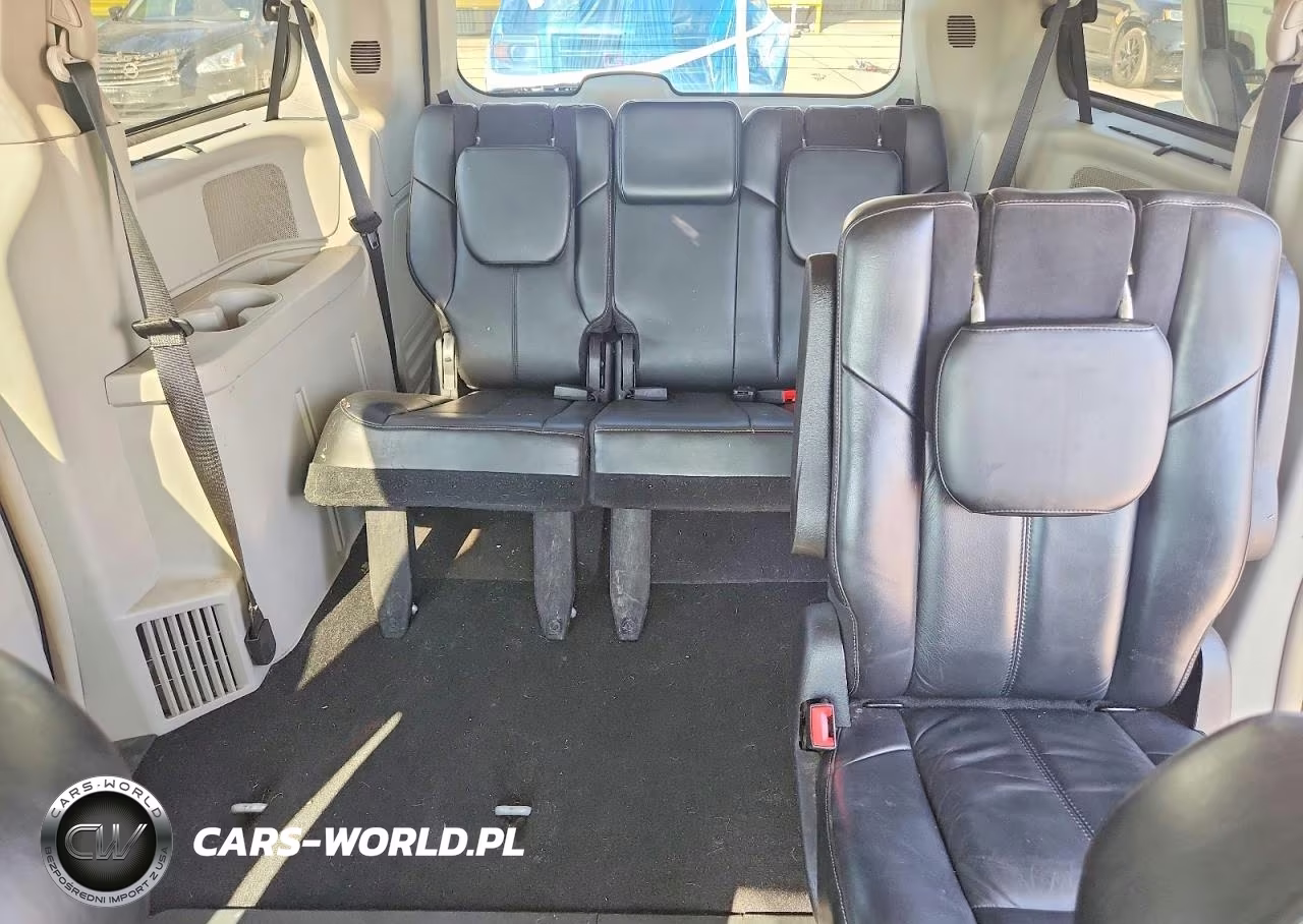 2011 Chrysler Town & Country Limited VIN:2A4RR6DG1BR781699 - 10