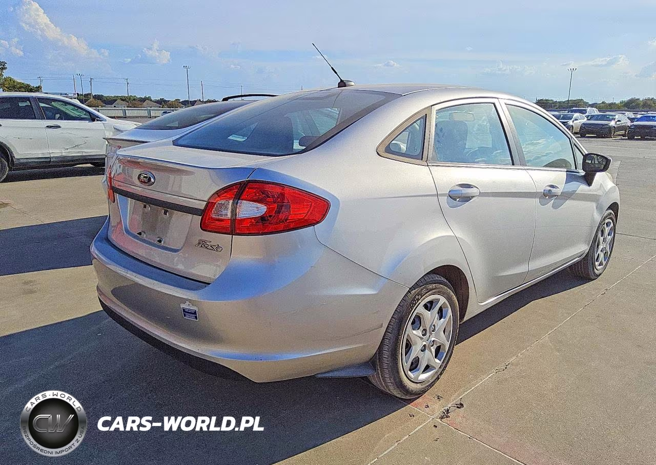 2013 Ford Fiesta S VIN:3FADP4AJ6DM159268 - 3