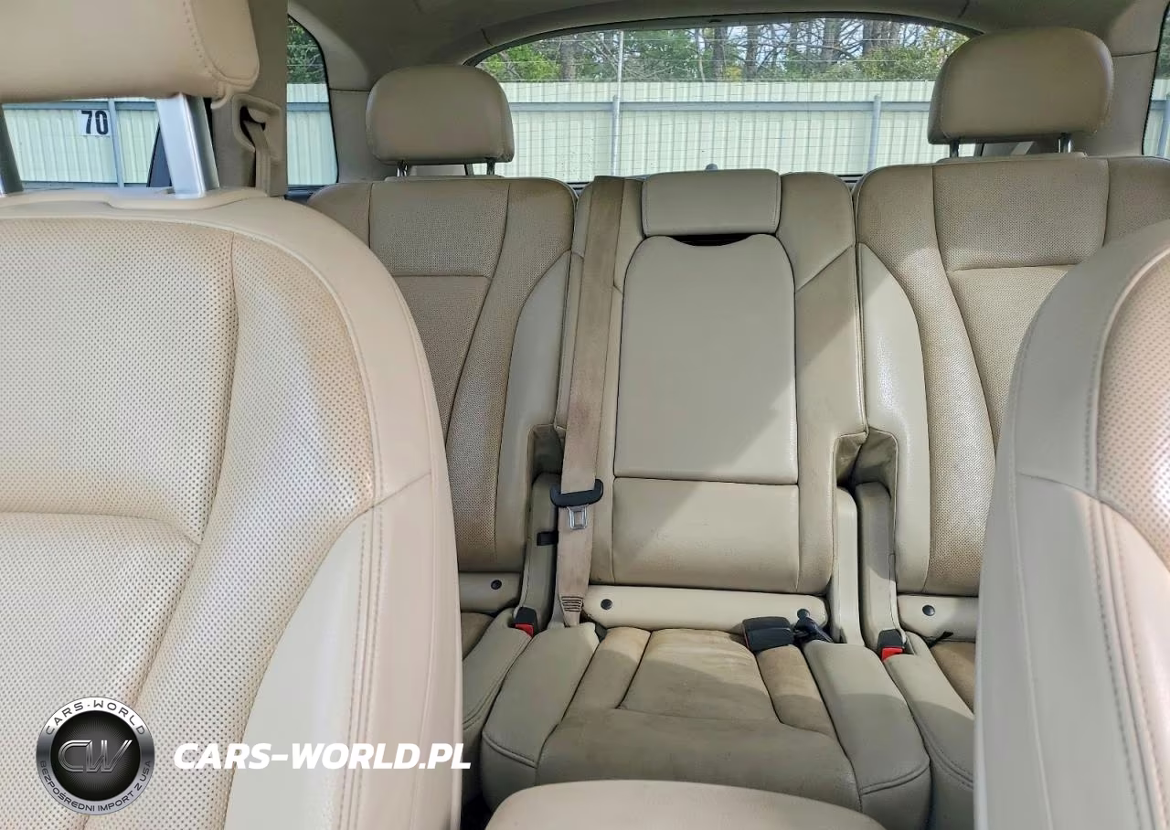 2017 Audi Q7 Premium Plus VIN:WA1LABF75HD058601 - 10