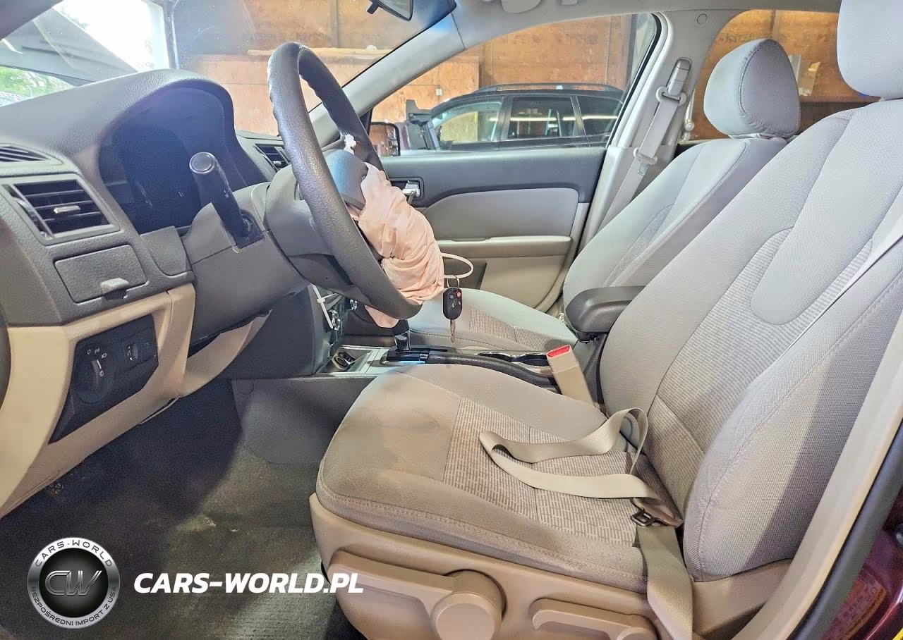 2012 Ford Fusion S VIN:3FAHP0GA0CR358593 - 7