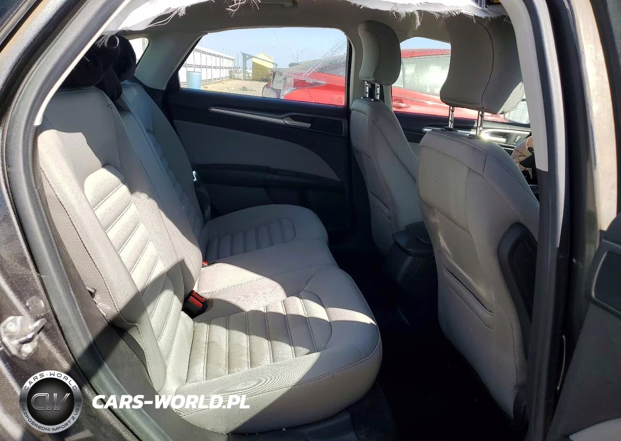 2015 Ford Fusion S VIN:3FA6P0G77FR226916 - 10