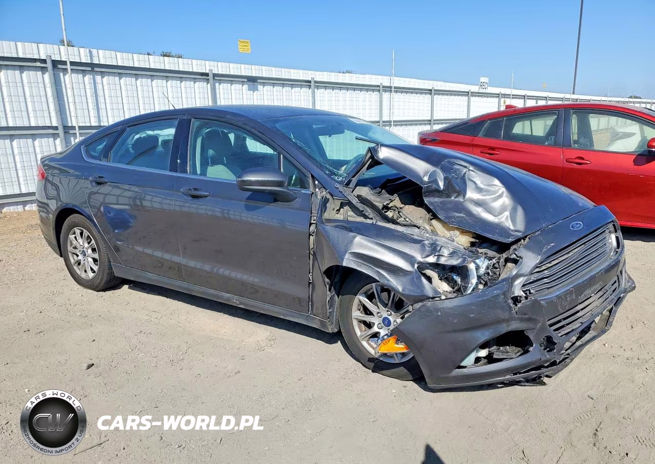 2015 Ford Fusion S VIN:3FA6P0G77FR226916 - 4
