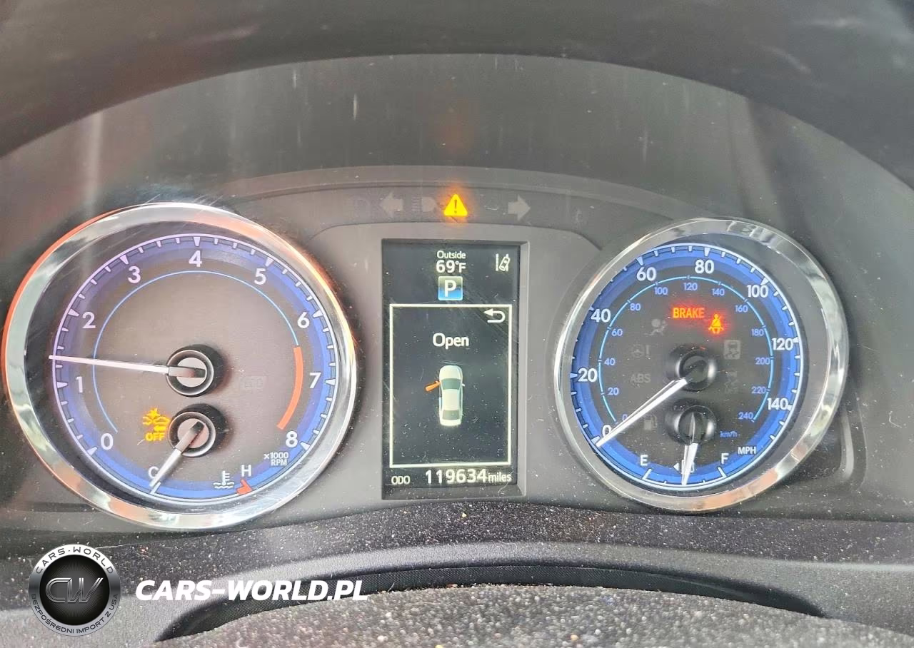 2018 Toyota Corolla Se VIN:2T1BURHE0JC080490 - 9