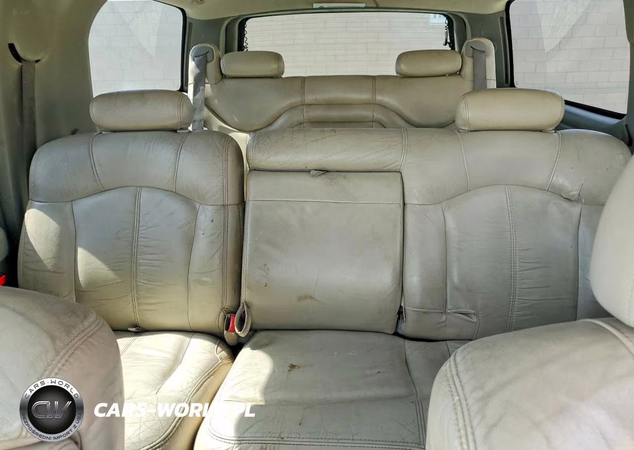 2002 Chevrolet Suburban C1500 VIN:1GNEC16T42J216099 - 10