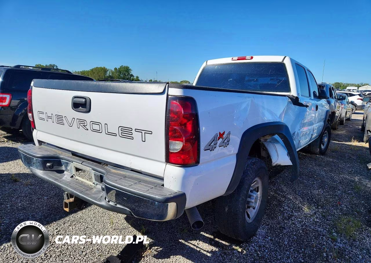 2004 Chevrolet Silverado K3500 VIN:1GCHK33UX4F180006 - 3