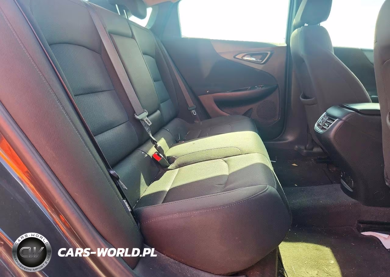 2018 Chevrolet Malibu Lt VIN:1G1ZD5ST1JF163666 - 10