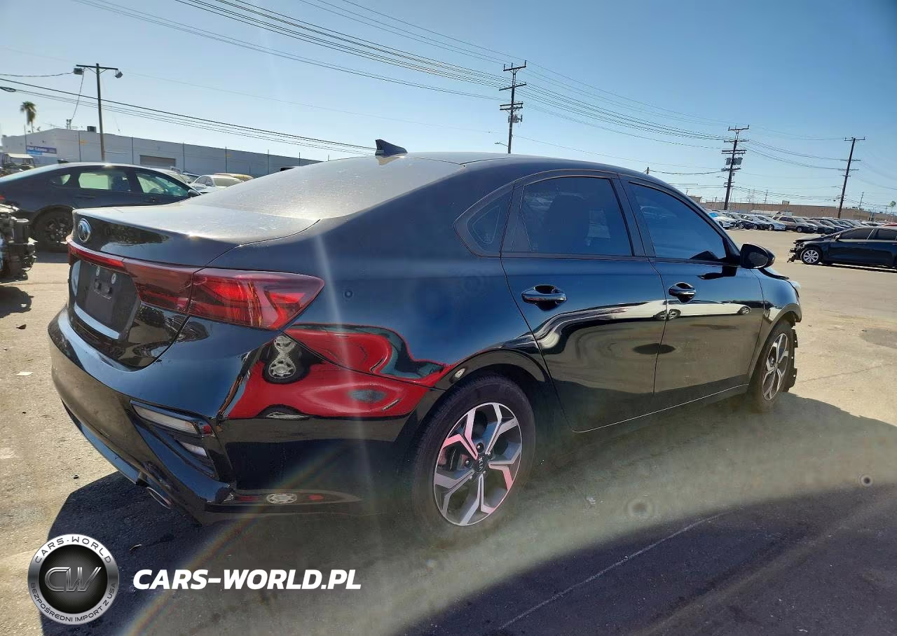 2021 Kia Forte Lxs VIN:3KPF24AD2ME387449 - 3