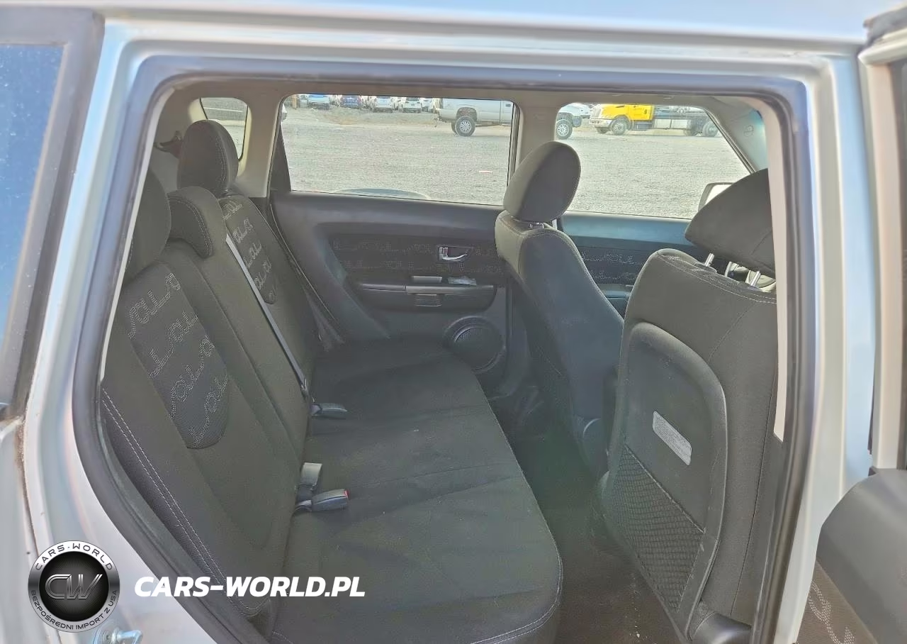2013 Kia Soul + VIN:KNDJT2A63D7765453 - 10