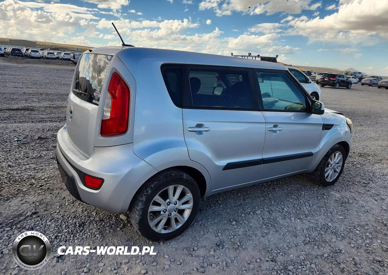 2013 Kia Soul + VIN:KNDJT2A63D7765453 - 3