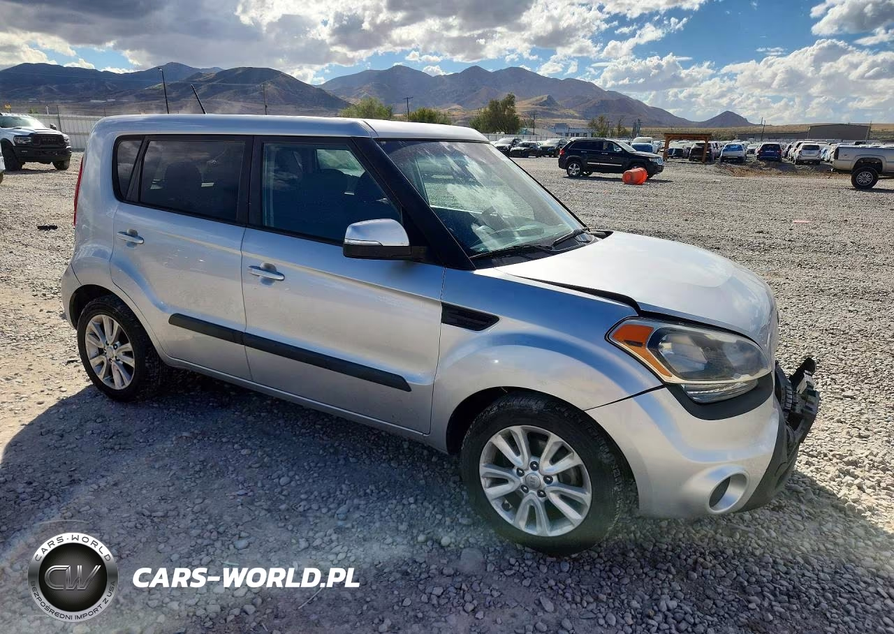 2013 Kia Soul + VIN:KNDJT2A63D7765453 - 4