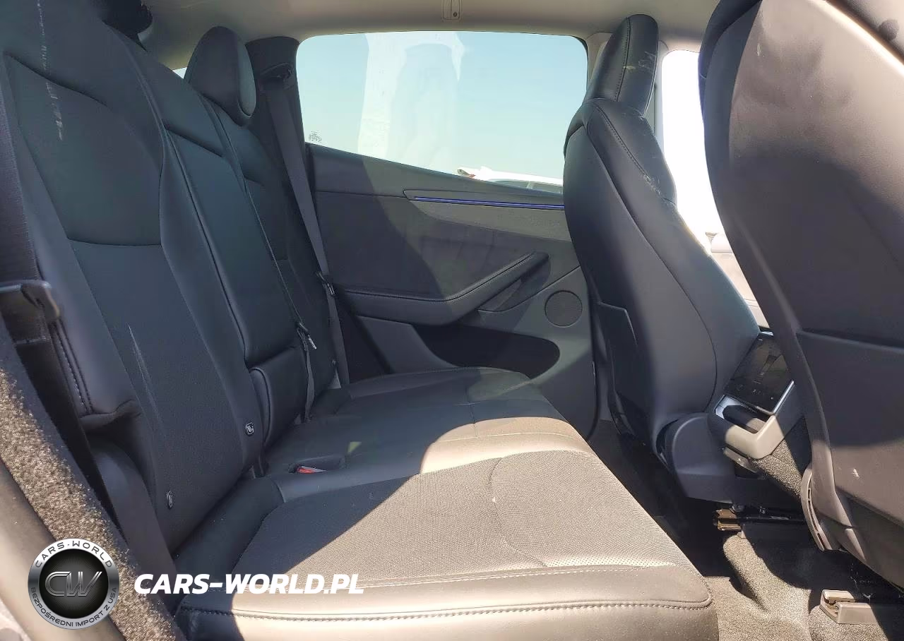 2026 Tesla Model Y VIN:7SAYGDED4TA586984 - 10