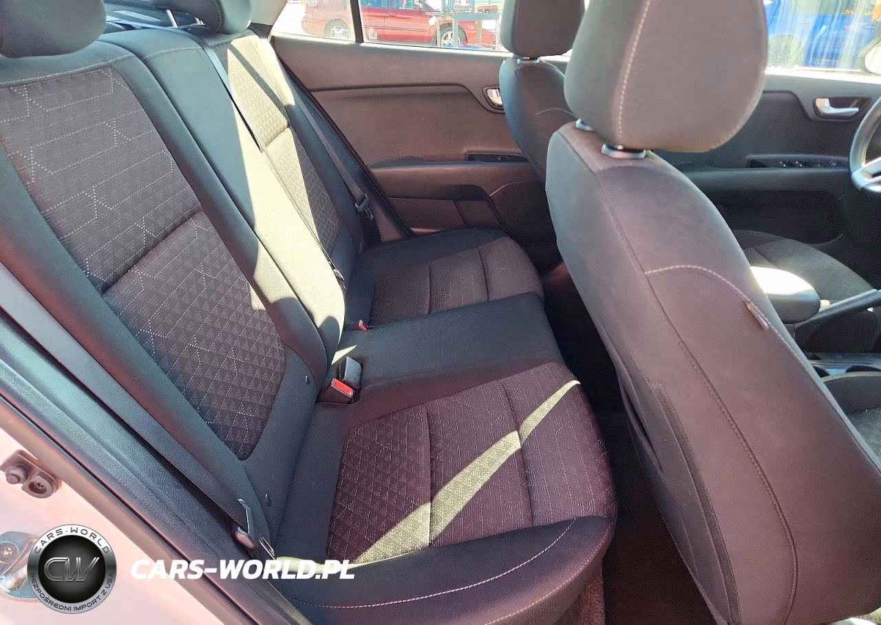 2020 Kia Rio S VIN:3KPA24AD1LE284421 - 10