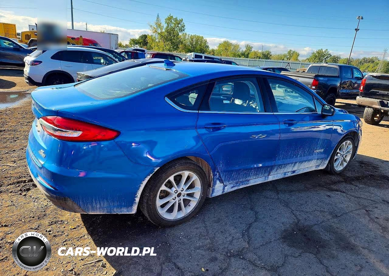 2019 Ford Fusion Se VIN:3FA6P0LU2KR231317 - 3