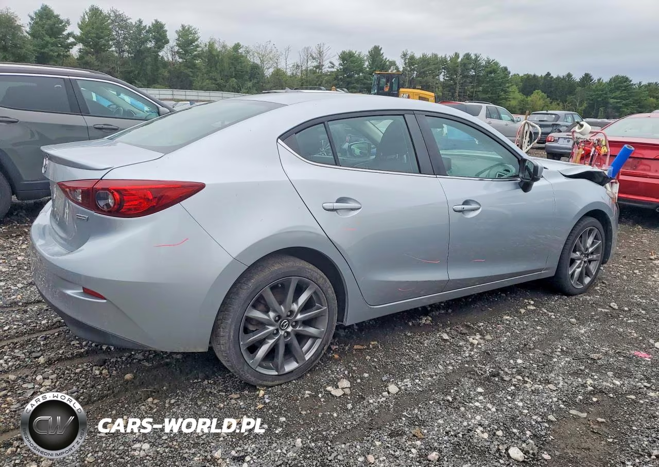 2018 Mazda 3 Touring VIN:3MZBN1V36JM170331 - 3