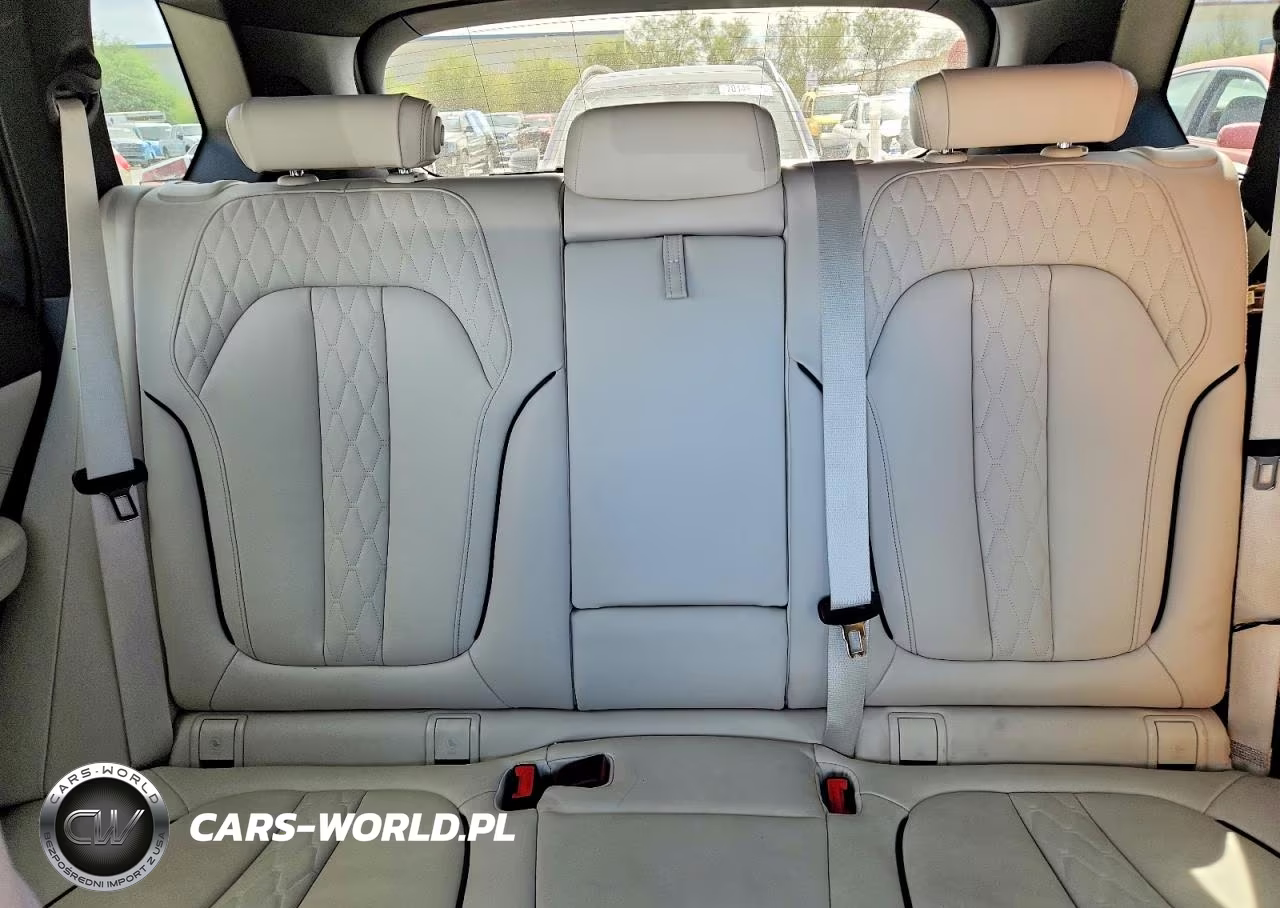 2019 BMW X5 xDrive40I VIN:5UXCR6C57KLL60606 - 10