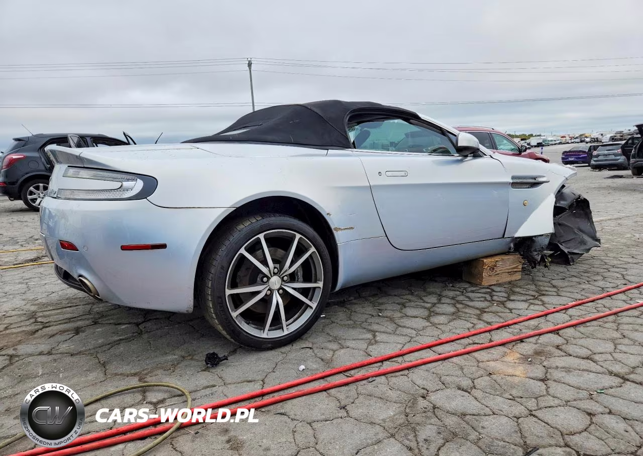2010 Aston Martin V8 Vantage VIN:SCFEFBBC5AGD14246 - 3