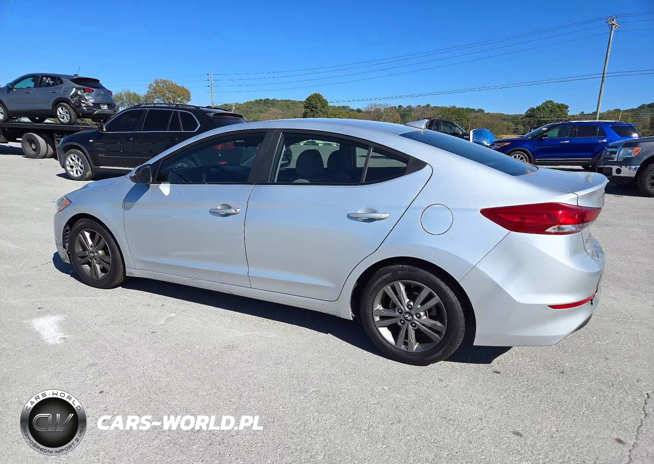 2018 Hyundai Elantra Sel VIN:5NPD84LF5JH305516 - 2