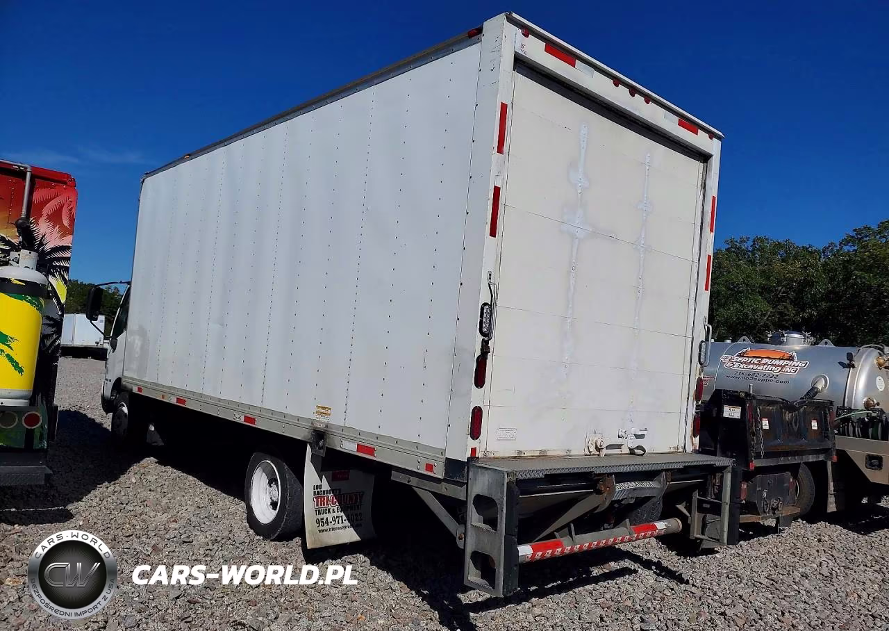 2018 Hino 195 Box Truck VIN:JHHSDM2H2JK007588 - 2
