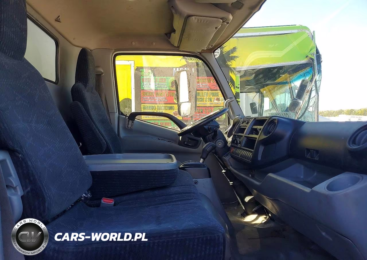 2018 Hino 195 Box Truck VIN:JHHSDM2H2JK007588 - 8