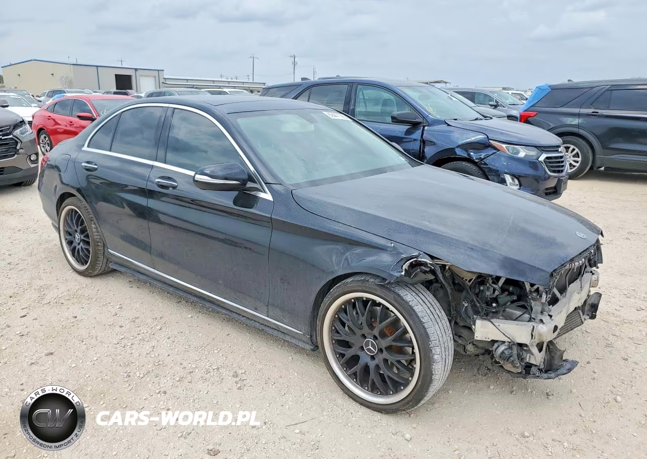 2015 Mercedes-Benz C 300 VIN:55SWF4JB5FU088715 - 4